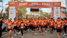 Ilustrasi suasana peserta saat mengikuti HARRIS SHARE THE MILES, ajang lari yang menggabungkan olahraga, hiburan, dan kepedulian sosial dengan semangat “Run Together, Give Together!”.