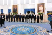 Keterangan Foto: Presiden Prabowo Subianto memimpin prosesi pelantikan sejumlah pejabat negara di Istana Negara. Perombakan kabinet kembali menjadi sorotan terkait efektivitas pergantian pejabat dan dinamika politik pemerintahan. (Dok. RMOLJABAR)
