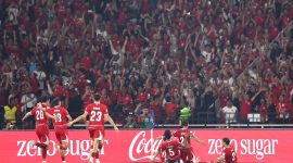 Timnas Indonesia merayakan gol di hadapan ribuan suporter pada final Piala ASEAN FIFA 2026 melawan Thailand di Stadion Utama Gelora Bung Karno (SUGBK), Jakarta, Senin (5/10/2026). Indonesia akhirnya menjadi juara setelah menang melalui adu penalti. (Dok. FIFA)