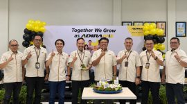 Adira Finance menyatukan operasional dengan Mandala Finance melalui kegiatan Operational Day 1 (OD1) yang digelar serentak di Makassar, Gorontalo, dan Banda Aceh pada 15 Oktober 2026. Integrasi ini bertujuan memperkuat jaringan layanan serta memperluas akses pembiayaan bagi masyarakat.