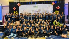 PrimeBiz Hotel Cikarang merayakan hari jadi ke-12 dengan memberikan penghargaan kepada karyawan loyal dan berprestasi sebagai bentuk apresiasi atas dedikasi serta kontribusi mereka dalam mendukung perkembangan hotel.