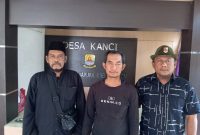 Tokoh masyarakat dan panitia Babarik Desa Kanci, Kecamatan Astanajapura, Kabupaten Cirebon, saat membahas pelestarian tradisi sedekah bumi yang diwariskan turun-temurun. Babarik menjadi sarana mempererat silaturahmi dan menjaga budaya leluhur.