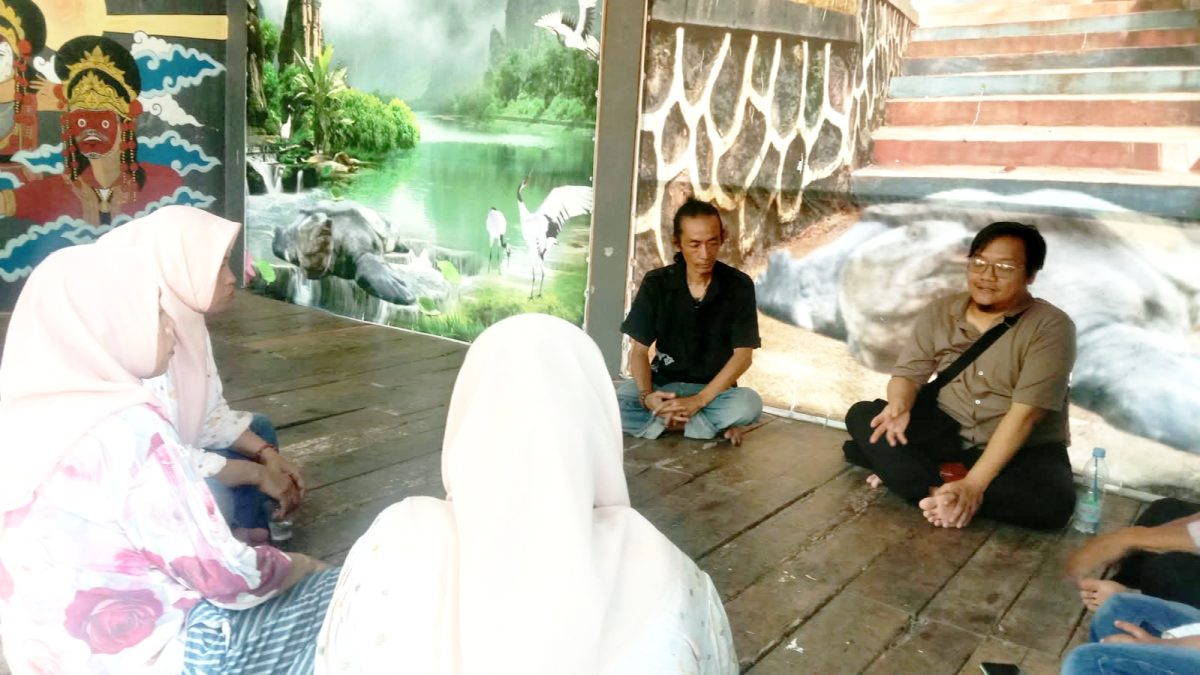 Anggota Pokdarwis Kuya Asih Belawa mengikuti pendampingan digital marketing pariwisata untuk meningkatkan promosi destinasi wisata Kura-kura Belawa. (Istimewa)