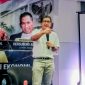 Rocky Gerung menyampaikan pandangan dalam diskusi publik bertajuk “Pasal 33 UUD 1945: Antara Demokrasi Ekonomi, Sosialisme dan Kapitalisme” di Park Hotel Cawang, Jakarta, Senin (19/10/2026). 