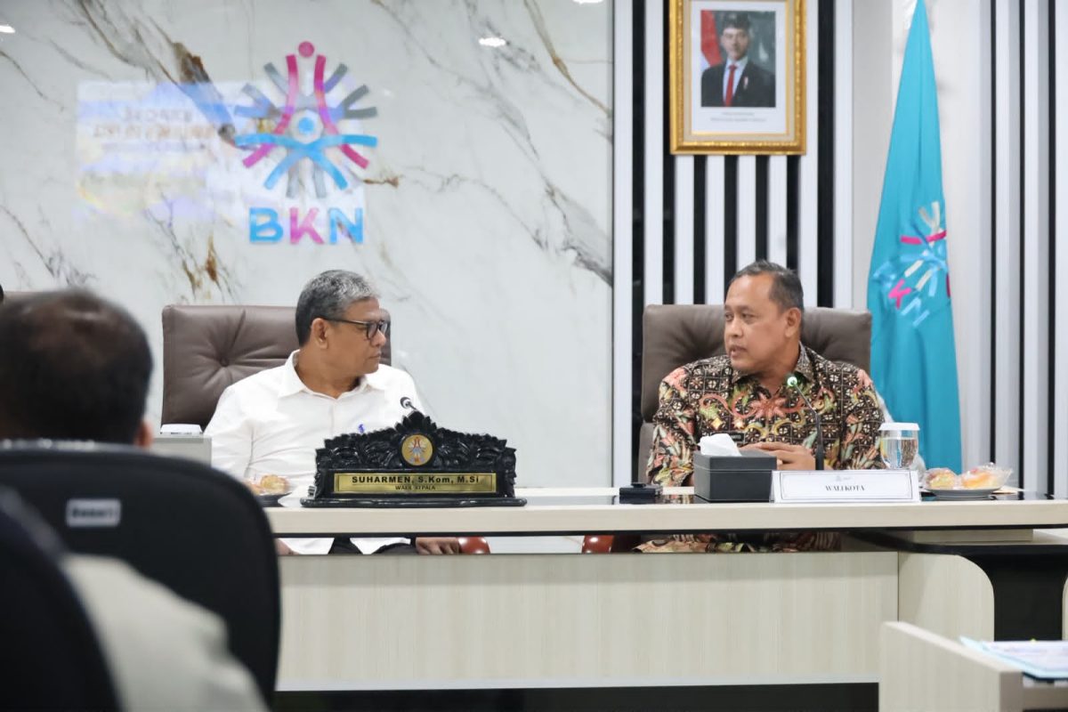 Wali Kota Bekasi Tri Adhianto mengikuti ekspos pembangunan manajemen talenta ASN bersama Badan Kepegawaian Negara (BKN) di Kantor BKN RI, Rabu (21/10/2026), sebagai upaya memperkuat profesionalisme dan kinerja aparatur di lingkungan Pemkot Bekasi.
