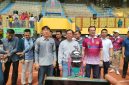 Ketua DPD RI Sultan Bachtiar Najamudin bersama Shin Tae-yong, Bupati Bekasi Asep Surya Atmaja, dan jajaran panitia berfoto bersama trofi BliSPI Youth Cup V Piala Ketua DPD RI di Stadion Wibawa Mukti, Cikarang Timur, Kabupaten Bekasi, Minggu (25/10/2026).