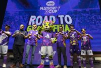 Jajaran perwakilan AXIS bersama peserta dan maskot AXIS Nation Cup 2026 berfoto bersama dalam rangkaian peluncuran menuju babak Grand Final di Istora Senayan, Jakarta.
