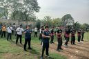 Camat Cibitung Encun Sunarto bersama unsur Forkopimcam, TNI, Polri, dan Karang Taruna mengikuti kegiatan senam bersama dalam rangka Gelaran UMKM Cibitung 2026 di Lapangan Kantor Kecamatan Cibitung, Kabupaten Bekasi, Sabtu (31/10/2026). 