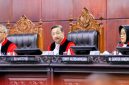 Ketua Mahkamah Konstitusi (MK) Suhartoyo memimpin sidang bersama hakim konstitusi di Gedung MK, Jakarta. Dok. Mahkamah Konstitusi RI (MKRI). 