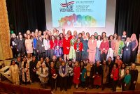 Delegasi Women20 (W20) dari berbagai negara berfoto bersama dalam W20 USA International Summit 2026 di Vermont, Amerika Serikat, pada 12–14 Oktober 2026. Forum ini menjadi ajang pertukaran gagasan dan pengalaman untuk memperkuat pemberdayaan perempuan, inklusi digital, serta perluasan peluang ekonomi di tingkat global.