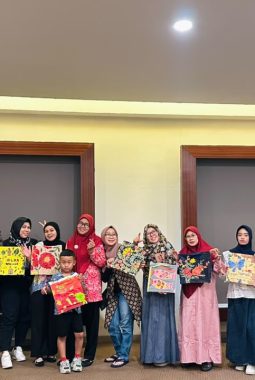 PrimeBiz Hotel Cikarang Gelar Bekasi Heritage Experience, Ajak Peserta Belajar Membatik