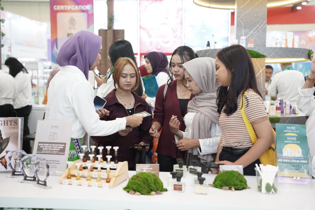 Cosmobeauté Indonesia 2026 kembali menghadirkan beragam produk, teknologi, inovasi, dan program industri kecantikan di ICE BSD City, Tangerang.