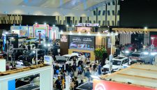 Pengunjung GIIAS Semarang 2026 memadati area pameran di Muladi Dome UNDIP, Semarang. Sejumlah booth dan kendaraan mendapatkan penghargaan favorit berdasarkan pilihan pengunjung.