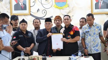 Solidaritas Wartawan se-Bekasi Raya meminta Pemkab Bekasi memberikan pemberitahuan resmi dalam tujuh hari terkait tindak lanjut pemeriksaan Kepala Dinas Lingkungan Hidup.